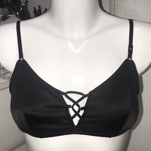 🎉 NWT *VICTORIA'S SECRET* Black Bra Size M 🎉